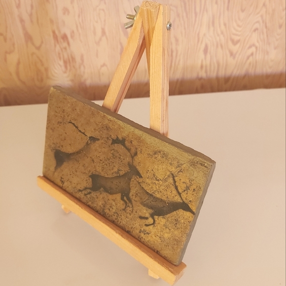 Moving Deer Painting on Stone, Artisan Creation made in Alberta comes with stand - Picture 6 of 11